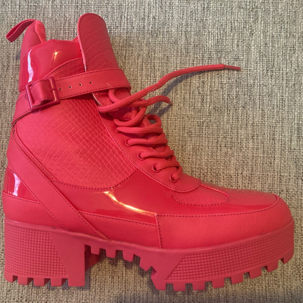 NEW Never Worn HOT PINK HIKING BOOTS Size 6
